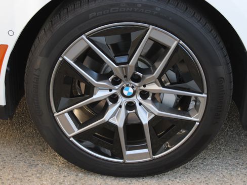 Used 2026 BMW 530i w/ Premium Package RWD image 12