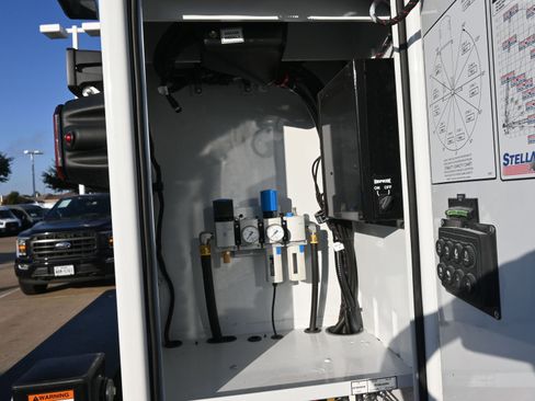 New 2026 Ford F750 2WD SuperCab Super Duty image 38