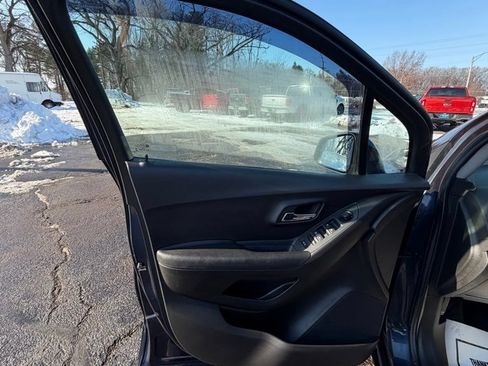 Used 2019 Chevrolet Trax LS w/ Tint and Cruise Package AWD/4WD image 9