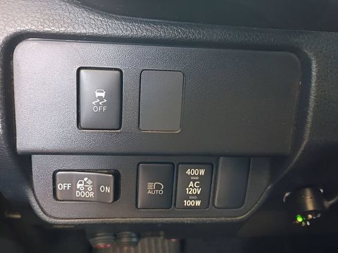 Used 2020 Toyota Tacoma TRD Off-Road w/ Technology Package RWD image 19