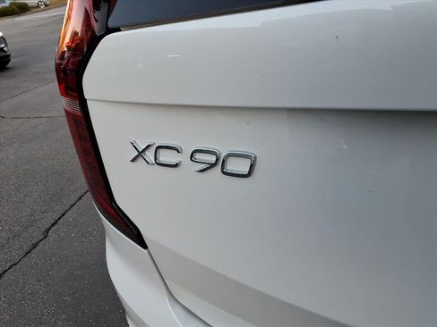 New 2026 Volvo XC90 B6 Plus w/ Protection Package Premier AWD/4WD image 6