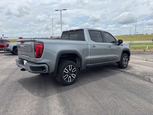 Used 2023 GMC Sierra 1500 AT4 w/ AT4 Premium Package AWD/4WD image 5