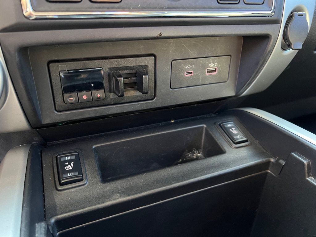 Used 2021 Nissan Titan SV w/ SV Convenience Package AWD/4WD image 39