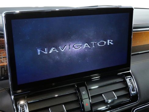 Certified 2024 Lincoln Navigator Black Label image 21