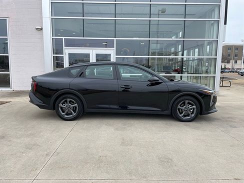 Used 2025 Kia K4 LXS image 4