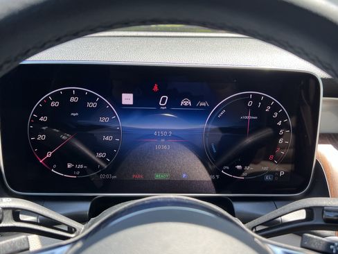 Used 2025 Mercedes-Benz GLC 350e 4MATIC image 21
