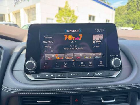 Used 2023 Nissan Rogue SV FWD image 30
