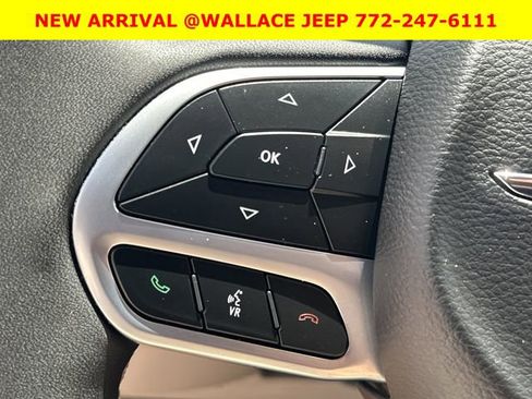 Used 2025 Jeep Wrangler Sahara image 43