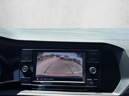 Used 2024 Volkswagen Jetta SE FWD image 14