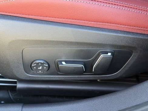 New 2026 BMW 330i Sedan w/ Premium Package image 18