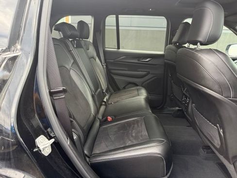 Used 2024 Jeep Grand Cherokee Altitude AWD/4WD image 11