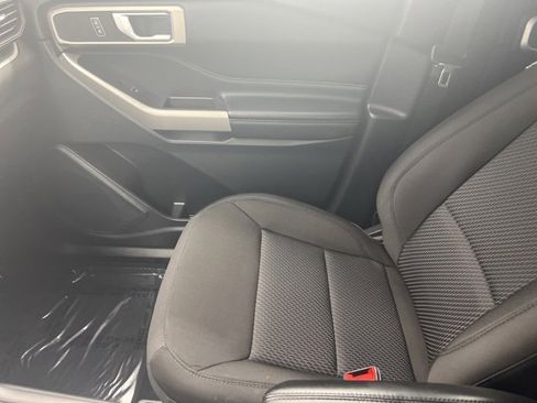 Used 2022 Ford Explorer XLT image 20