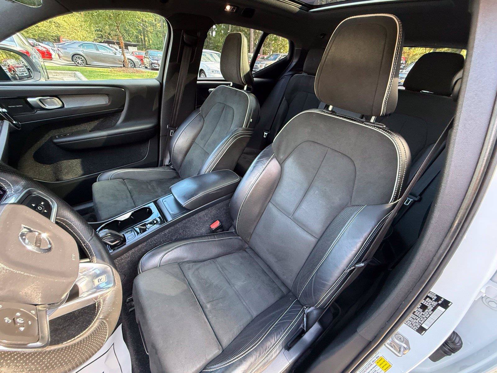 Used 2019 Volvo XC40 T5 R-Design AWD/4WD image 48