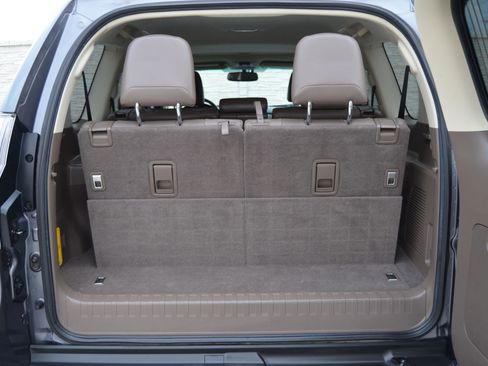 Used 2015 Lexus GX 460 w/ Premium Package image 28