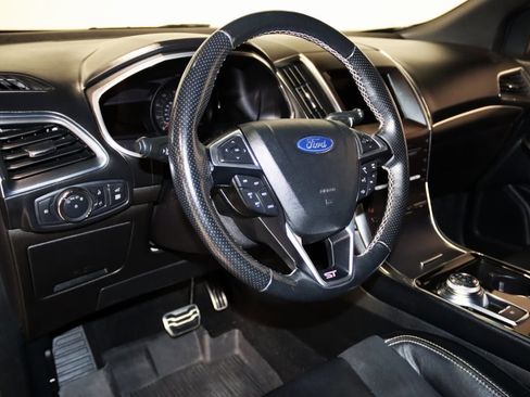 Used 2019 Ford Edge ST w/ Cold Weather Package image 34
