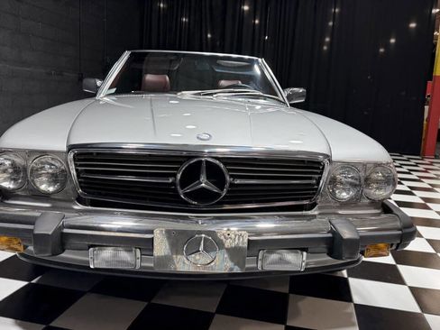 Used 1988 Mercedes-Benz 560 SL image 18