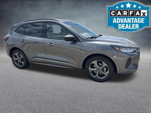 Used 2023 Ford Escape ST-Line FWD image 1