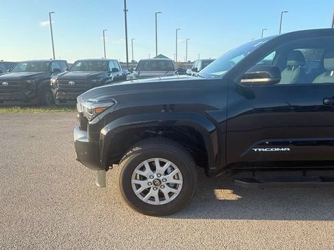 Certified 2026 Toyota Tacoma SR5 AWD/4WD image 6