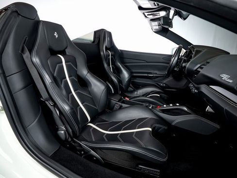 Used 2019 Ferrari 488 Spider image 51