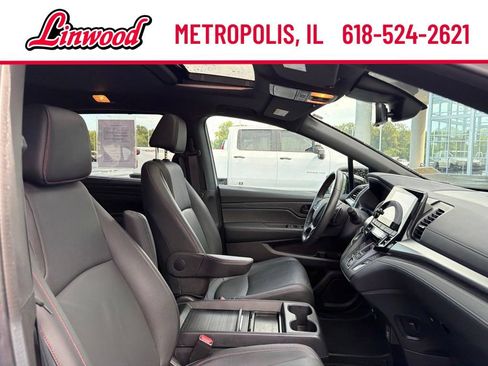 Used 2024 Honda Odyssey Sport image 9