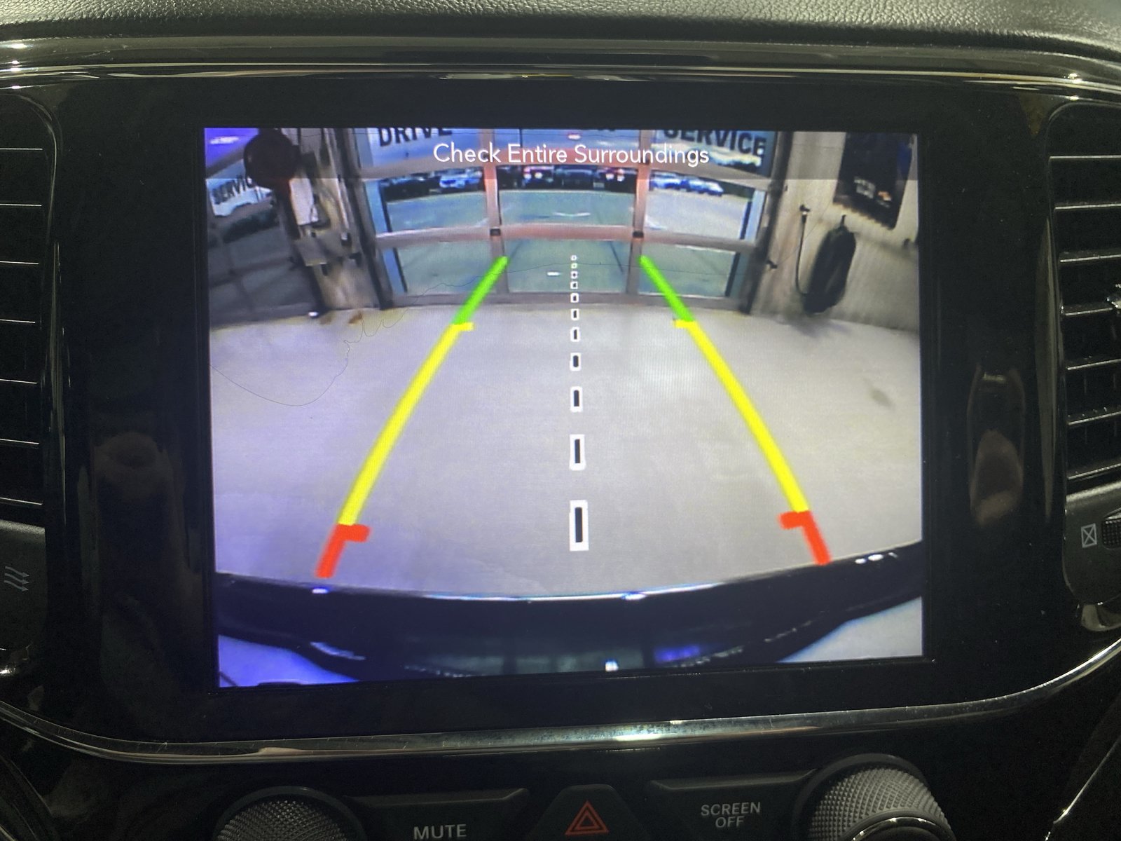 Used 2019 Jeep Grand Cherokee Overland AWD/4WD image 23