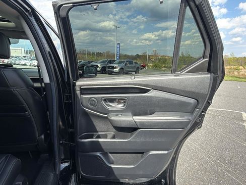 Used 2025 Honda Pilot Touring image 17