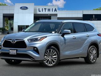 Used 2022 Toyota Highlander Platinum AWD/4WD video 1
