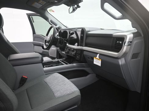 New 2026 Ford F250 XLT w/ XLT Premium Package image 24