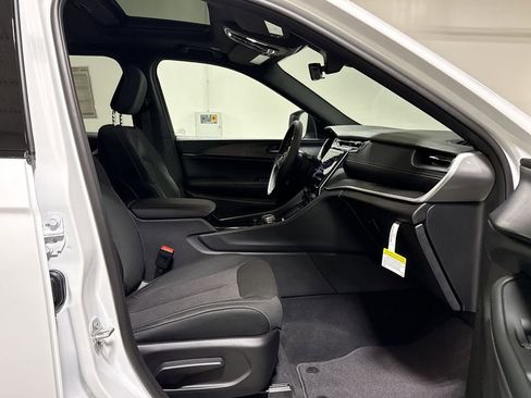 New 2026 Jeep Grand Cherokee L Laredo AWD/4WD image 22