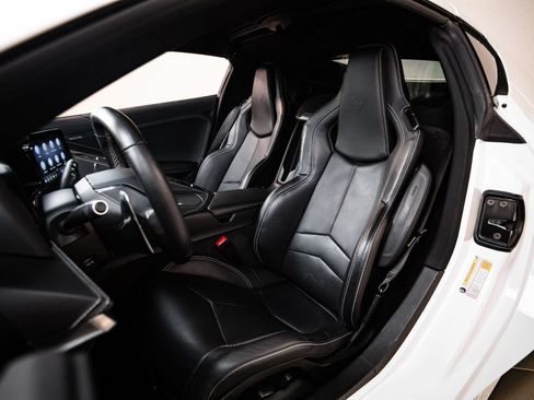 Used 2022 Chevrolet Corvette Stingray Coupe RWD image 5