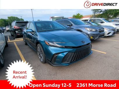 Used 2025 Toyota Camry SE w/ Multimedia Upgrade Package