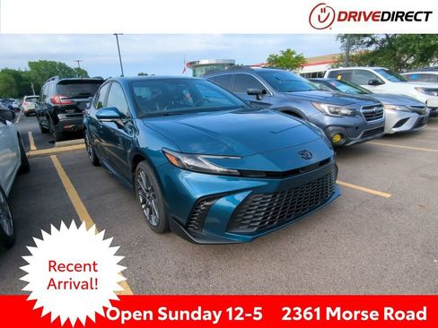 Used 2025 Toyota Camry SE w/ Multimedia Upgrade Package AWD/4WD image 1