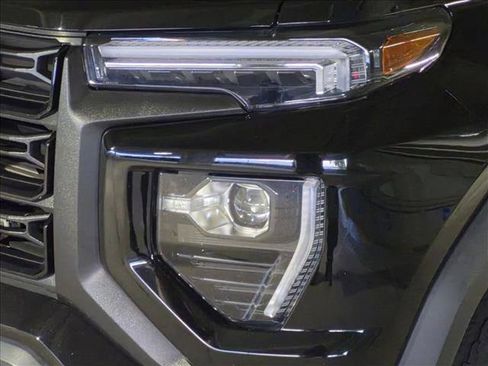 Used 2023 GMC Canyon Elevation w/ Elevation Premium Package RWD image 9