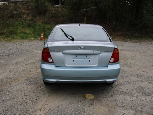 Used 2004 Hyundai Accent GL image 10