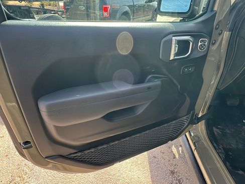 New 2026 Jeep Gladiator Sport image 14