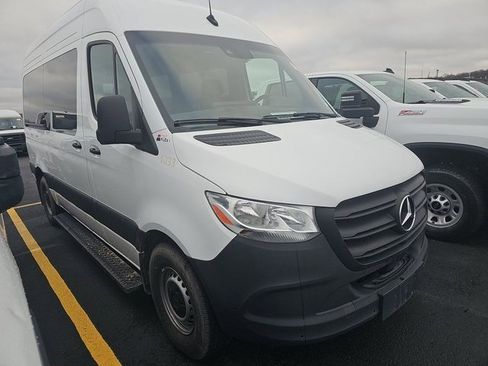 Used 2024 Mercedes-Benz Sprinter 2500 image 4