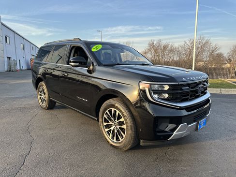 Used 2025 Ford Expedition Platinum image 1