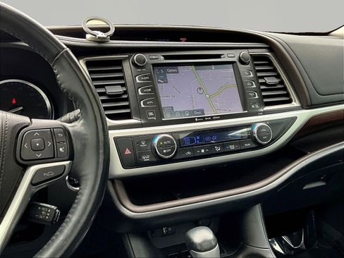 Used 2016 Toyota Highlander Limited Platinum AWD/4WD image 9