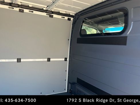 Used 2025 Mercedes-Benz Sprinter 2500 image 16