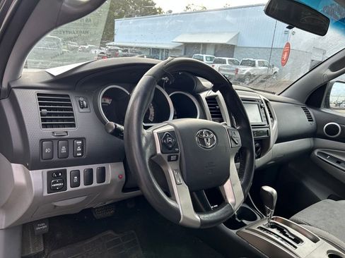 Used 2014 Toyota Tacoma PreRunner image 8