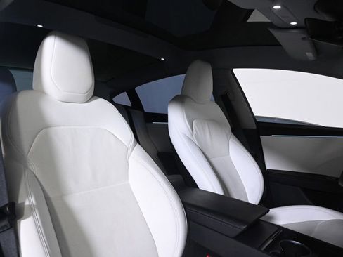 Used 2024 Tesla Model 3 image 16