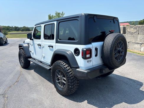Used 2024 Jeep Wrangler Unlimited Sport AWD/4WD image 5