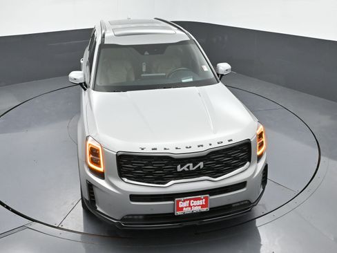 Used 2022 Kia Telluride SX w/ SX Prestige Package image 42