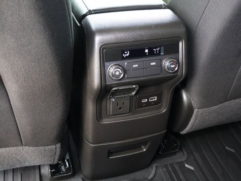 Used 2023 GMC Acadia SLE w/ Driver Convenience Package image 14