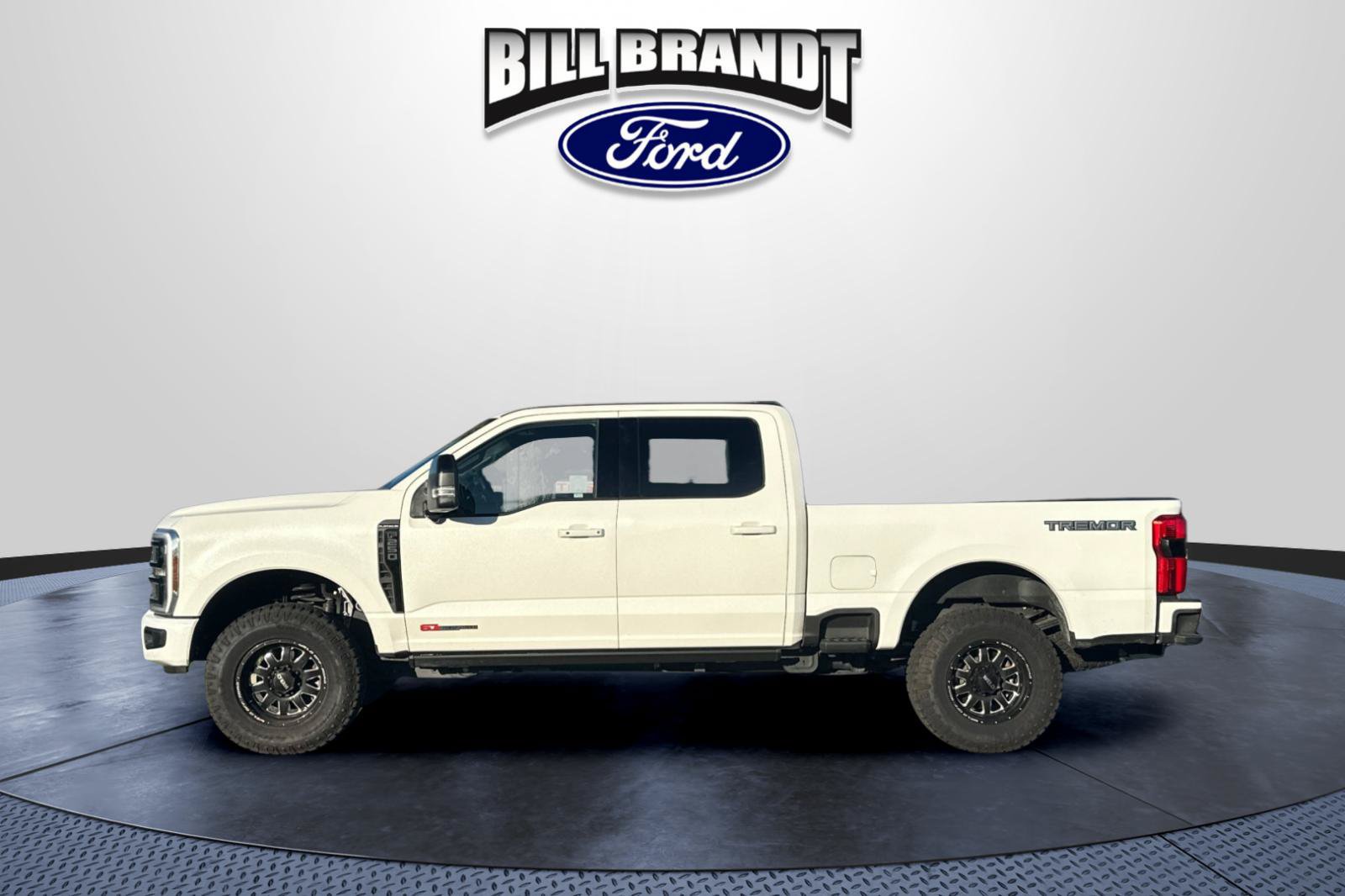 Used 2025 Ford F250 Platinum w/ Tremor Off-Road Package AWD/4WD image 6