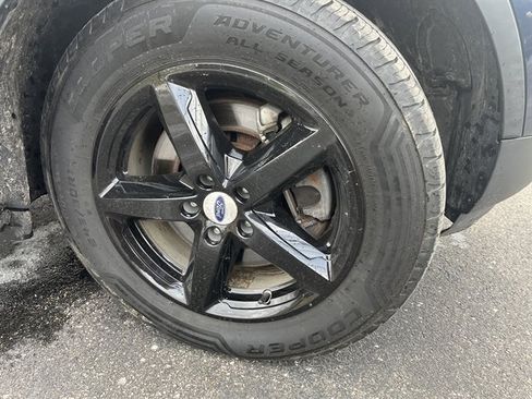 Used 2017 Ford Explorer XLT w/ Equipment Group 202A image 13