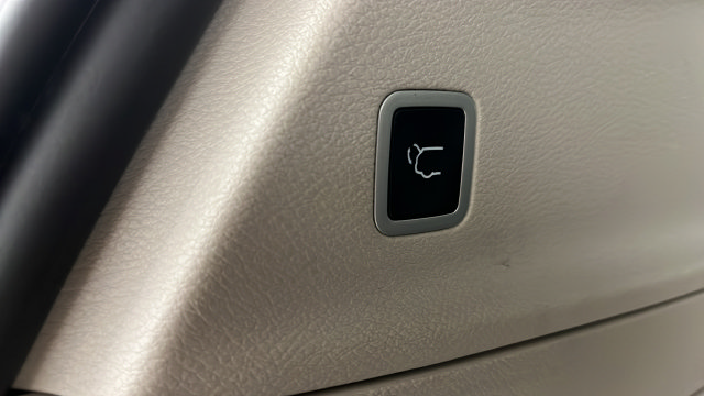 Used 2024 Chrysler Pacifica Limited FWD image 30