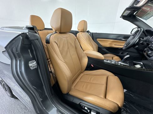Used 2018 BMW 230i xDrive Convertible image 30