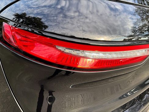 Used 2022 Lincoln Corsair Reserve image 28