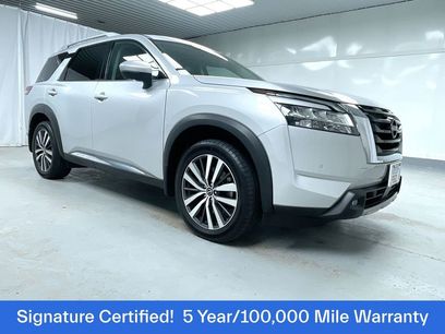 Used 2022 Nissan Pathfinder Platinum w/ Cargo Package